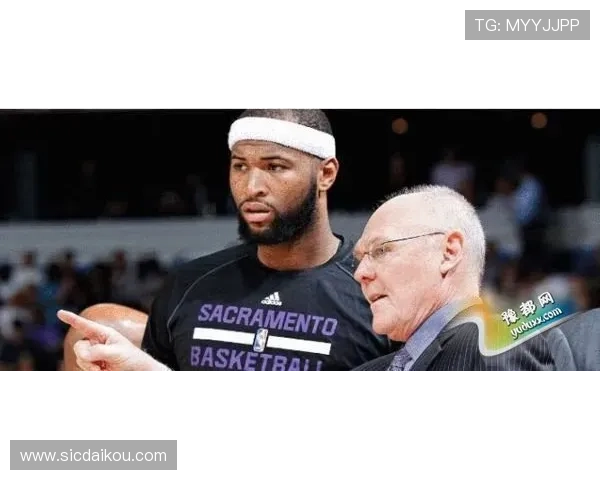 波杰姆斯基第三节爆发8中6三分4中2狂砍14分3助助球队逆袭 波杰姆斯基第三节爆发8中6三分4中2狂砍14分3助助球队逆袭